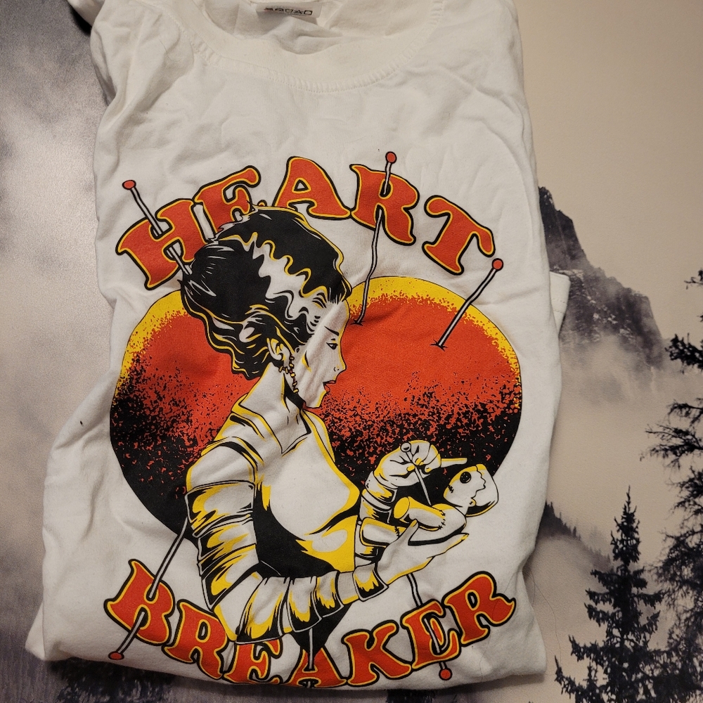 graphic tee